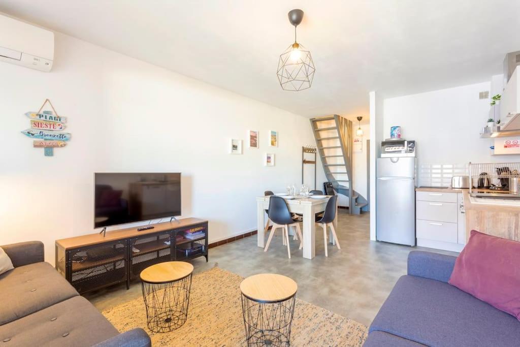 Chez Audrey - Agreable Appartement Duplex Climatise Et Convivial Le Grau-du-Roi Esterno foto