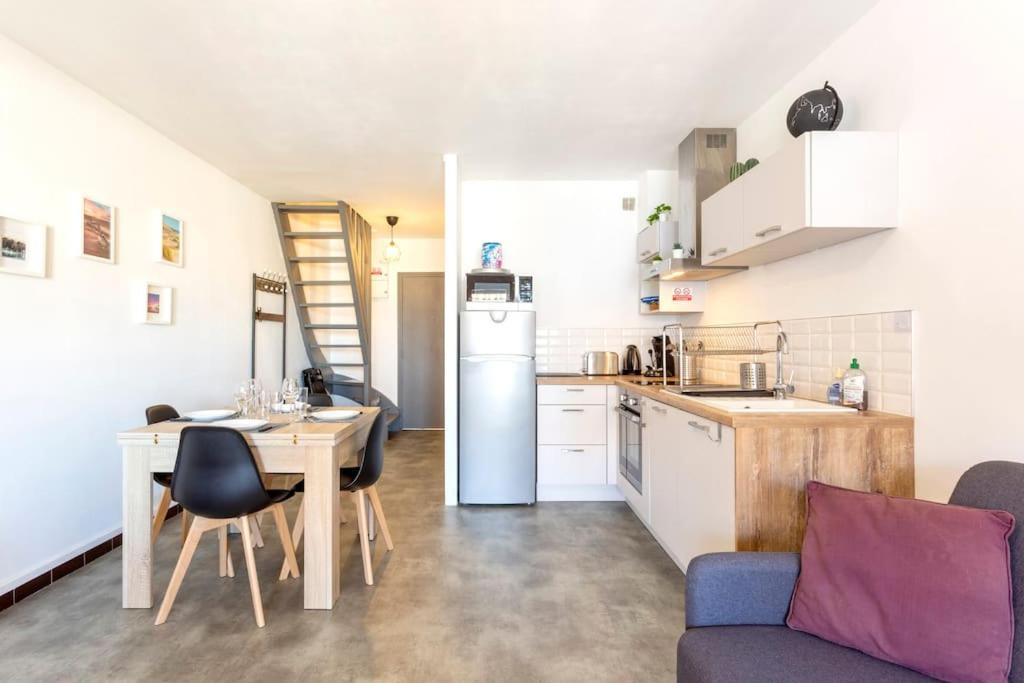 Chez Audrey - Agreable Appartement Duplex Climatise Et Convivial Le Grau-du-Roi Esterno foto